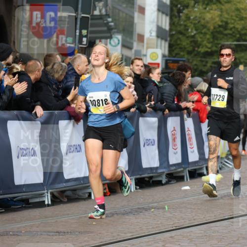 05.10.2025 - 20. swb-Marathon Bremen Strokosch-Dieckow http://msf.ph/oto/9224552 05.10.2025 10:48:04 Ziel 9240, 10392, 10428, 10723, 10818, 11299 meine-sportfotos.de