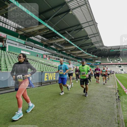 05.10.2025 - 20. swb-Marathon Bremen Michael Burmester http://msf.ph/oto/9224557 05.10.2025 10:35:29 Laufen im Stadion 7163, 9183, 9188, 9201, 9219, 9231, 9330, 9350, 9433, 9451, 9495, 9508, 9540, 9550, 9576, 9582, 9601, 9609, 9612, 9622, 9625, 9634, 9666, 9672, 9722, 9790, 9886, 9904, 9914, 9925, 9937, 9954, 9962, 9968, 10039, 10049, 10055, 10059, 10063, 10084, 10105, 10138, 10145, 10169, 10179, 10225, 10250, 10263, 10281, 10353, 10359, 10368, 10377, 10395, 10555, 10644, 10694, 10834, 10845, 10950, 10988, 7147, 9292, 9430, 9669, 9672, 9719, 9783 meine-sportfotos.de