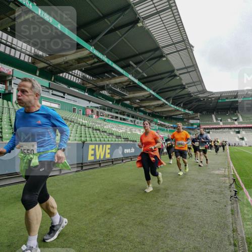 05.10.2025 - 20. swb-Marathon Bremen Michael Burmester http://msf.ph/oto/9224584 05.10.2025 10:35:35 Laufen im Stadion 7163, 7177, 7178, 9183, 9201, 9231, 9330, 9350, 9433, 9451, 9495, 9508, 9516, 9518, 9542, 9550, 9576, 9582, 9601, 9609, 9612, 9622, 9625, 9634, 9666, 9722, 9737, 9790, 9886, 9904, 9914, 9937, 9954, 9962, 9968, 10039, 10049, 10055, 10059, 10063, 10079, 10084, 10105, 10127, 10138, 10139, 10145, 10169, 10179, 10225, 10228, 10250, 10281, 10336, 10353, 10359, 10368, 10377, 10395, 10555, 10644, 10694, 10834, 10845, 10950, 10988, 7147, 9292, 9430, 9669, 9672 meine-sportfotos.de