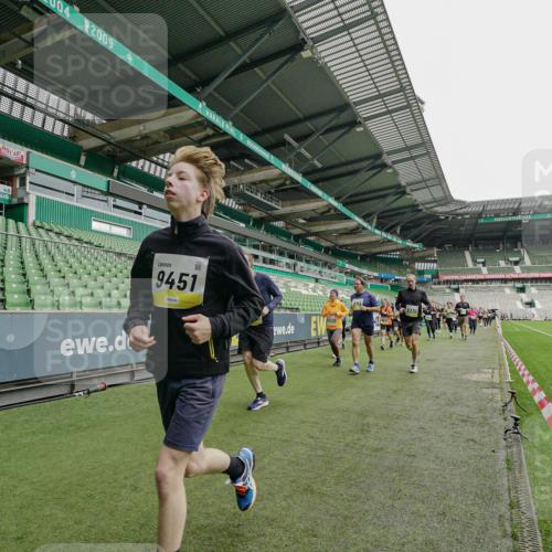 05.10.2025 - 20. swb-Marathon Bremen Michael Burmester http://msf.ph/oto/9224621 05.10.2025 10:35:46 Laufen im Stadion 7163, 7177, 7178, 9173, 9174, 9231, 9278, 9330, 9350, 9378, 9433, 9450, 9451, 9462, 9495, 9508, 9516, 9518, 9542, 9550, 9576, 9582, 9601, 9609, 9612, 9625, 9634, 9666, 9737, 9790, 9880, 9886, 9904, 9914, 9937, 9954, 9962, 9968, 9977, 10006, 10039, 10049, 10055, 10059, 10063, 10079, 10084, 10105, 10127, 10138, 10139, 10143, 10145, 10179, 10182, 10225, 10228, 10250, 10293, 10336, 10353, 10359, 10367, 10368, 10377, 10395, 10555, 9672 meine-sportfotos.de