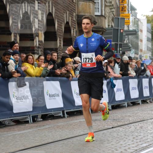 05.10.2025 - 20. swb-Marathon Bremen Strokosch-Dieckow http://msf.ph/oto/9224622 05.10.2025 12:14:07 Ziel 1779 meine-sportfotos.de