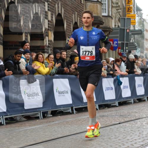 05.10.2025 - 20. swb-Marathon Bremen Strokosch-Dieckow http://msf.ph/oto/9224639 05.10.2025 12:14:07 Ziel 1779 meine-sportfotos.de