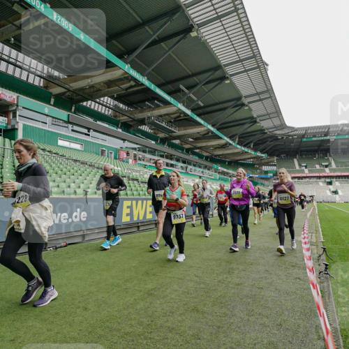 05.10.2025 - 20. swb-Marathon Bremen Michael Burmester http://msf.ph/oto/9224653 05.10.2025 10:35:58 Laufen im Stadion 7177, 7178, 7908, 8585, 9005, 9173, 9174, 9231, 9278, 9327, 9330, 9346, 9349, 9370, 9371, 9378, 9389, 9433, 9443, 9450, 9451, 9454, 9462, 9508, 9516, 9518, 9542, 9550, 9576, 9609, 9611, 9612, 9625, 9634, 9666, 9686, 9737, 9790, 9880, 9886, 9904, 9914, 9937, 9954, 9962, 9977, 10006, 10039, 10049, 10055, 10059, 10063, 10079, 10084, 10127, 10138, 10139, 10143, 10145, 10182, 10219, 10225, 10228, 10250, 10293, 10311, 10336, 10353, 10359, 10367, 10368, 10377, 10391, 7163 meine-sportfotos.de