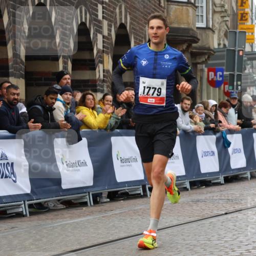 05.10.2025 - 20. swb-Marathon Bremen Strokosch-Dieckow http://msf.ph/oto/9224654 05.10.2025 12:14:07 Ziel 1779 meine-sportfotos.de