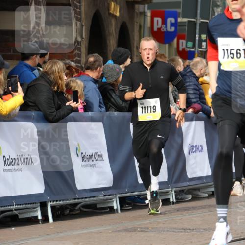 05.10.2025 - 20. swb-Marathon Bremen Strokosch-Dieckow http://msf.ph/oto/9224685 05.10.2025 10:48:18 Ziel 8787, 9223, 9293, 9404, 9641, 9665, 9704, 9706, 9810, 9958, 10109, 10211, 10931, 11119, 11292, 11561, 11637 meine-sportfotos.de
