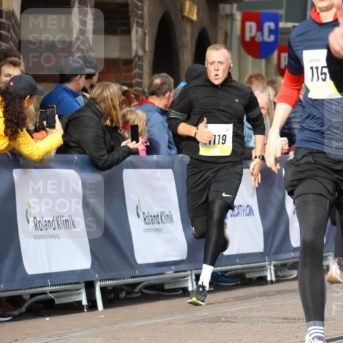 05.10.2025 - 20. swb-Marathon Bremen Strokosch-Dieckow http://msf.ph/oto/9224698 05.10.2025 10:48:18 Ziel 8787, 9223, 9293, 9404, 9641, 9665, 9704, 9706, 9810, 9958, 10109, 10211, 10931, 11119, 11292, 11561, 11637 meine-sportfotos.de
