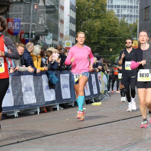 05.10.2025 - 20. swb-Marathon Bremen Strokosch-Dieckow http://msf.ph/oto/9224704 05.10.2025 10:48:21 Ziel 8787, 9223, 9298, 9404, 9641, 9665, 9704, 9810, 9958, 10109, 10131, 10211, 10685, 11119, 11292, 11637 meine-sportfotos.de