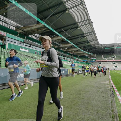 05.10.2025 - 20. swb-Marathon Bremen Michael Burmester http://msf.ph/oto/9224725 05.10.2025 10:36:19 Laufen im Stadion 7123, 7177, 7178, 7908, 8585, 9005, 9173, 9174, 9215, 9231, 9278, 9327, 9330, 9346, 9349, 9370, 9371, 9378, 9389, 9433, 9443, 9450, 9451, 9454, 9462, 9516, 9518, 9542, 9568, 9593, 9608, 9609, 9611, 9613, 9634, 9635, 9686, 9737, 9747, 9827, 9880, 9904, 9937, 9954, 9977, 9991, 10006, 10063, 10079, 10093, 10127, 10138, 10139, 10143, 10182, 10209, 10219, 10228, 10250, 10293, 10311, 10324, 10336, 10357, 10359, 10367, 10391, 10406, 10558, 10560, 10901 meine-sportfotos.de