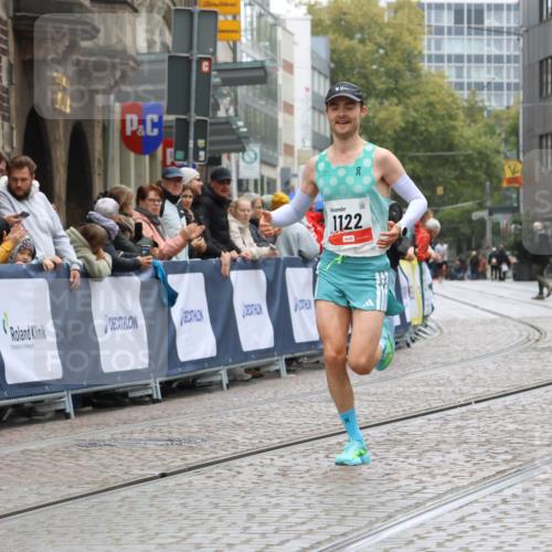 05.10.2025 - 20. swb-Marathon Bremen Strokosch-Dieckow http://msf.ph/oto/9224733 05.10.2025 12:14:41 Ziel 1122 meine-sportfotos.de