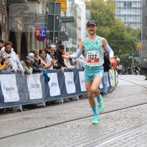 05.10.2025 - 20. swb-Marathon Bremen Strokosch-Dieckow http://msf.ph/oto/9224734 05.10.2025 12:14:41 Ziel 1122 meine-sportfotos.de
