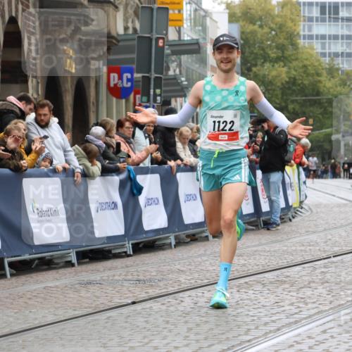 05.10.2025 - 20. swb-Marathon Bremen Strokosch-Dieckow http://msf.ph/oto/9224737 05.10.2025 12:14:41 Ziel 1122 meine-sportfotos.de