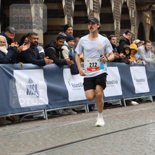 05.10.2025 - 20. swb-Marathon Bremen Strokosch-Dieckow http://msf.ph/oto/9224744 05.10.2025 12:15:08 Ziel 212 meine-sportfotos.de