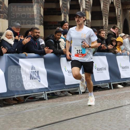 05.10.2025 - 20. swb-Marathon Bremen Strokosch-Dieckow http://msf.ph/oto/9224745 05.10.2025 12:15:08 Ziel 212 meine-sportfotos.de
