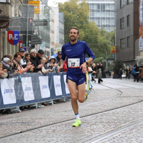 05.10.2025 - 20. swb-Marathon Bremen Strokosch-Dieckow http://msf.ph/oto/9224765 05.10.2025 12:15:37 Ziel 12 meine-sportfotos.de