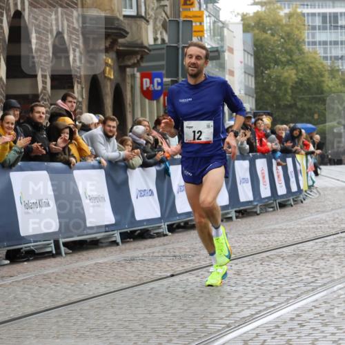 05.10.2025 - 20. swb-Marathon Bremen Strokosch-Dieckow http://msf.ph/oto/9224767 05.10.2025 12:15:37 Ziel 12 meine-sportfotos.de