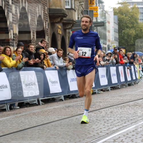05.10.2025 - 20. swb-Marathon Bremen Strokosch-Dieckow http://msf.ph/oto/9224773 05.10.2025 12:15:38 Ziel 12 meine-sportfotos.de