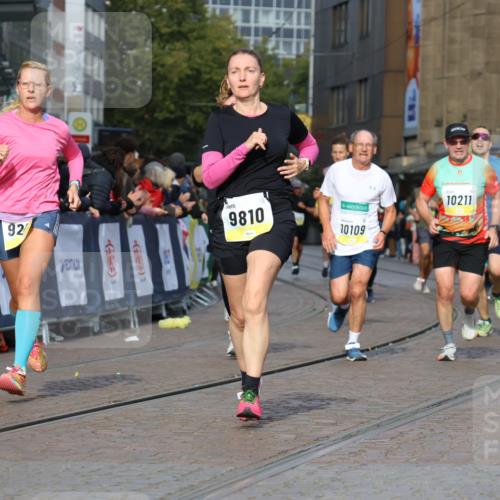 05.10.2025 - 20. swb-Marathon Bremen Strokosch-Dieckow http://msf.ph/oto/9224778 05.10.2025 10:48:21 Ziel 8787, 9223, 9298, 9404, 9641, 9665, 9704, 9810, 9958, 10109, 10131, 10211, 10685, 11119, 11292, 11637 meine-sportfotos.de