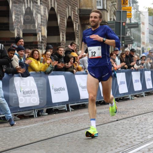 05.10.2025 - 20. swb-Marathon Bremen Strokosch-Dieckow http://msf.ph/oto/9224786 05.10.2025 12:15:38 Ziel 12 meine-sportfotos.de