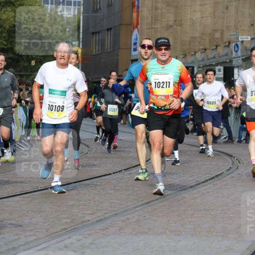 05.10.2025 - 20. swb-Marathon Bremen Strokosch-Dieckow http://msf.ph/oto/9224790 05.10.2025 10:48:23 Ziel 8787, 9223, 9298, 9404, 9665, 9704, 9810, 9958, 10109, 10131, 10177, 10211, 10685, 11005, 11292, 11357, 11505 meine-sportfotos.de