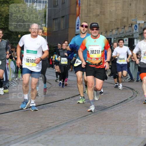 05.10.2025 - 20. swb-Marathon Bremen Strokosch-Dieckow http://msf.ph/oto/9224800 05.10.2025 10:48:23 Ziel 8787, 9223, 9298, 9404, 9665, 9704, 9810, 9958, 10109, 10131, 10177, 10211, 10685, 11005, 11292, 11357, 11505 meine-sportfotos.de