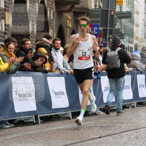 05.10.2025 - 20. swb-Marathon Bremen Strokosch-Dieckow http://msf.ph/oto/9224802 05.10.2025 12:16:01 Ziel 13 meine-sportfotos.de