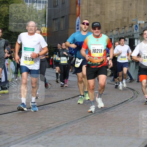 05.10.2025 - 20. swb-Marathon Bremen Strokosch-Dieckow http://msf.ph/oto/9224811 05.10.2025 10:48:23 Ziel 8787, 9223, 9298, 9404, 9665, 9704, 9810, 9958, 10109, 10131, 10177, 10211, 10685, 11005, 11292, 11357, 11505 meine-sportfotos.de