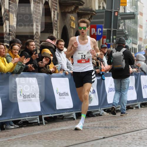 05.10.2025 - 20. swb-Marathon Bremen Strokosch-Dieckow http://msf.ph/oto/9224814 05.10.2025 12:16:01 Ziel 13 meine-sportfotos.de