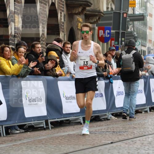 05.10.2025 - 20. swb-Marathon Bremen Strokosch-Dieckow http://msf.ph/oto/9224825 05.10.2025 12:16:01 Ziel 13 meine-sportfotos.de