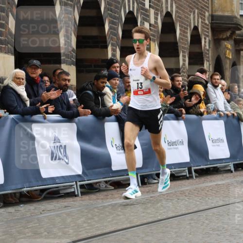 05.10.2025 - 20. swb-Marathon Bremen Strokosch-Dieckow http://msf.ph/oto/9224858 05.10.2025 12:16:02 Ziel 13 meine-sportfotos.de