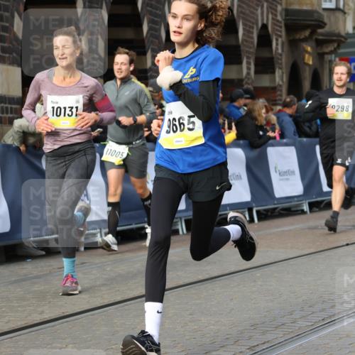 05.10.2025 - 20. swb-Marathon Bremen Strokosch-Dieckow http://msf.ph/oto/9224867 05.10.2025 10:48:28 Ziel 8787, 9298, 9385, 9437, 9478, 9665, 9958, 10109, 10131, 10177, 10211, 10685, 11005, 11357, 11505 meine-sportfotos.de