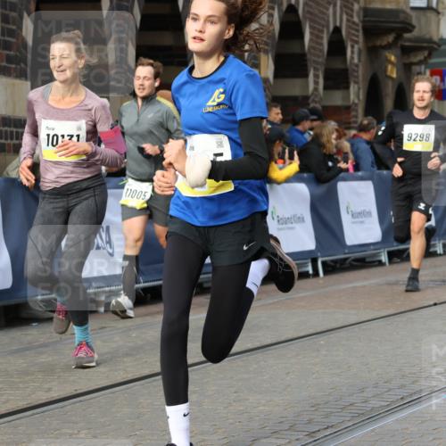 05.10.2025 - 20. swb-Marathon Bremen Strokosch-Dieckow http://msf.ph/oto/9224881 05.10.2025 10:48:28 Ziel 8787, 9298, 9385, 9437, 9478, 9665, 9958, 10109, 10131, 10177, 10211, 10685, 11005, 11357, 11505 meine-sportfotos.de