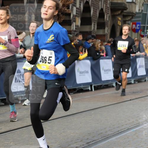 05.10.2025 - 20. swb-Marathon Bremen Strokosch-Dieckow http://msf.ph/oto/9224890 05.10.2025 10:48:28 Ziel 8787, 9298, 9385, 9437, 9478, 9665, 9958, 10109, 10131, 10177, 10211, 10685, 11005, 11357, 11505 meine-sportfotos.de