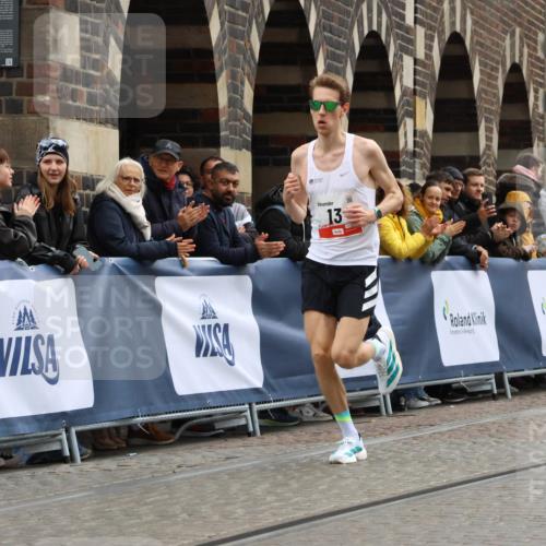 05.10.2025 - 20. swb-Marathon Bremen Strokosch-Dieckow http://msf.ph/oto/9224898 05.10.2025 12:16:02 Ziel 13 meine-sportfotos.de