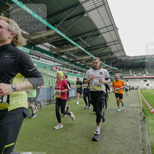 05.10.2025 - 20. swb-Marathon Bremen Michael Burmester http://msf.ph/oto/9224905 05.10.2025 10:37:18 Laufen im Stadion 7776, 7777, 9177, 9208, 9246, 9271, 9272, 9294, 9305, 9360, 9363, 9381, 9473, 9531, 9532, 9600, 9603, 9604, 9655, 9673, 9692, 9802, 9812, 9827, 9839, 9841, 9913, 9979, 10004, 10026, 10030, 10067, 10071, 10093, 10158, 10209, 10217, 10265, 10271, 10290, 10291, 10345, 10370, 10477, 10489, 10492, 10508, 10518, 10562, 10571, 10588, 10615, 10656, 10679, 10762, 10771, 10777, 10809, 10821, 10837, 10872, 10876, 10995, 11124, 11184, 11223, 11251, 11415, 9215 meine-sportfotos.de