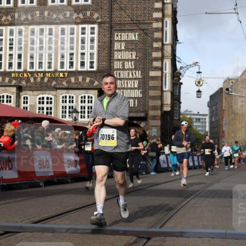 05.10.2025 - 20. swb-Marathon Bremen Yannick Fuchs http://msf.ph/oto/9224920 05.10.2025 10:56:26 Ziel 9258, 9855, 10028, 10191, 10196, 10424, 10590, 10992, 11364, 11554, 11630, 11662, 11741 meine-sportfotos.de