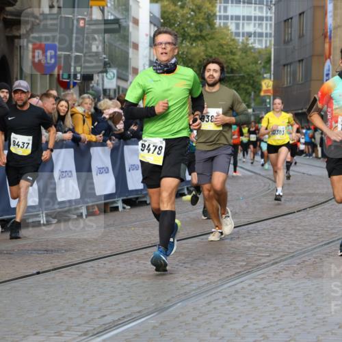 05.10.2025 - 20. swb-Marathon Bremen Strokosch-Dieckow http://msf.ph/oto/9224937 05.10.2025 10:48:31 Ziel 9298, 9385, 9406, 9437, 9478, 10131, 10177, 10303, 10685, 11005, 11096, 11357, 11505 meine-sportfotos.de