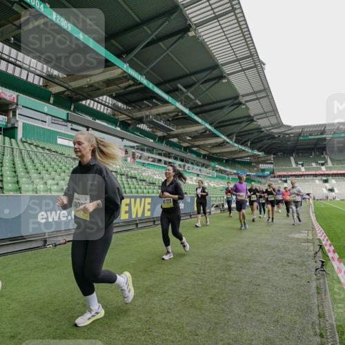 05.10.2025 - 20. swb-Marathon Bremen Michael Burmester http://msf.ph/oto/9224948 05.10.2025 10:37:44 Laufen im Stadion 7621, 7776, 9237, 9246, 9360, 9363, 9365, 9381, 9426, 9448, 9486, 9531, 9532, 9536, 9600, 9603, 9642, 9748, 9802, 9841, 9893, 9979, 10056, 10067, 10098, 10158, 10194, 10265, 10271, 10274, 10290, 10291, 10301, 10345, 10370, 10471, 10477, 10485, 10508, 10510, 10518, 10562, 10571, 10611, 10615, 10711, 10713, 10771, 10777, 10826, 10829, 10837, 10872, 10876, 10995, 11001, 11050, 11121, 11124, 11150, 11162, 11183, 11184, 11223, 11251, 11415, 9177, 9208 meine-sportfotos.de