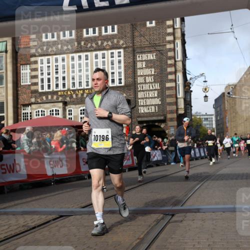 05.10.2025 - 20. swb-Marathon Bremen Yannick Fuchs http://msf.ph/oto/9224974 05.10.2025 10:56:27 Ziel 9258, 9855, 10028, 10191, 10196, 10424, 10590, 10992, 11364, 11554, 11662, 11741 meine-sportfotos.de
