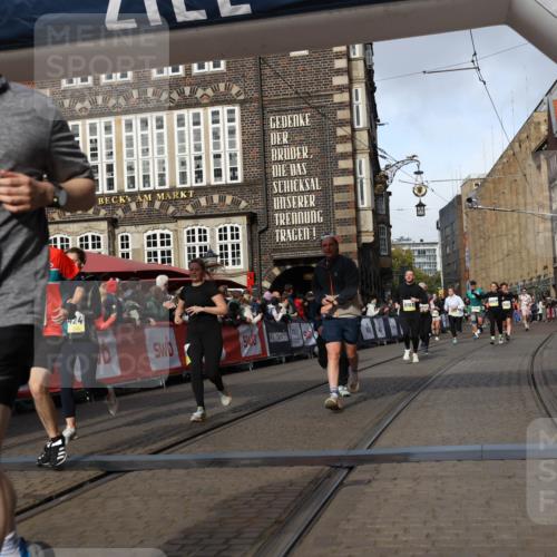 05.10.2025 - 20. swb-Marathon Bremen Yannick Fuchs http://msf.ph/oto/9224985 05.10.2025 10:56:28 Ziel 9258, 9783, 10028, 10191, 10196, 10424, 10590, 10992, 11364, 11554, 11662, 11741 meine-sportfotos.de