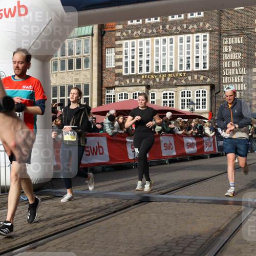05.10.2025 - 20. swb-Marathon Bremen Yannick Fuchs http://msf.ph/oto/9225006 05.10.2025 10:56:29 Ziel 9258, 9424, 9783, 10028, 10191, 10196, 10424, 10590, 10992, 11364, 11554, 11662, 11723 meine-sportfotos.de