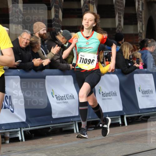 05.10.2025 - 20. swb-Marathon Bremen Strokosch-Dieckow http://msf.ph/oto/9225088 05.10.2025 10:48:38 Ziel 9261, 9406, 9729, 10303, 10799, 11096 meine-sportfotos.de