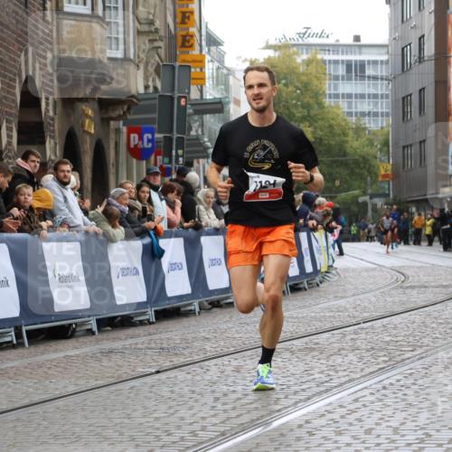 05.10.2025 - 20. swb-Marathon Bremen Strokosch-Dieckow http://msf.ph/oto/9225130 05.10.2025 12:17:33 Ziel 1124 meine-sportfotos.de