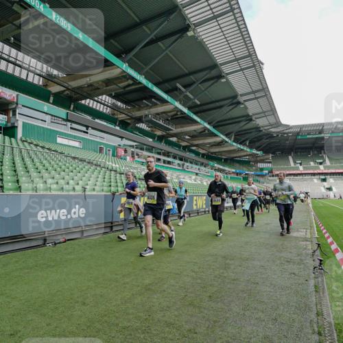 05.10.2025 - 20. swb-Marathon Bremen Michael Burmester http://msf.ph/oto/9225134 05.10.2025 10:38:46 Laufen im Stadion 7788, 8123, 8574, 9182, 9184, 9210, 9229, 9235, 9269, 9300, 9322, 9324, 9331, 9335, 9379, 9394, 9398, 9409, 9432, 9498, 9647, 9660, 9684, 9707, 9750, 9752, 9771, 9782, 9813, 9846, 9890, 9915, 9927, 9940, 9978, 9998, 10033, 10106, 10130, 10142, 10167, 10205, 10213, 10278, 10297, 10404, 10405, 10437, 10439, 10446, 10478, 10483, 10511, 10529, 10530, 10551, 10595, 10598, 10623, 10678, 10734, 10803, 10804, 10825, 10853, 9189, 9468, 9486, 9813, 9858, 10056, 10098 meine-sportfotos.de