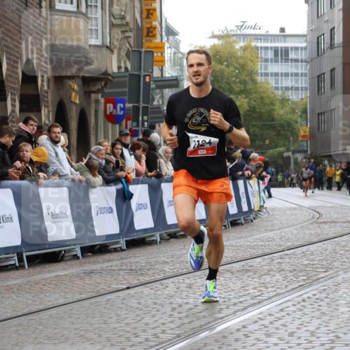05.10.2025 - 20. swb-Marathon Bremen Strokosch-Dieckow http://msf.ph/oto/9225146 05.10.2025 12:17:34 Ziel 1124 meine-sportfotos.de