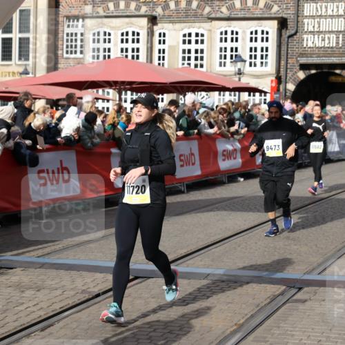 05.10.2025 - 20. swb-Marathon Bremen Yannick Fuchs http://msf.ph/oto/9225159 05.10.2025 10:59:51 Ziel 9473, 9991, 10420, 11267, 11456, 11582, 11720 meine-sportfotos.de