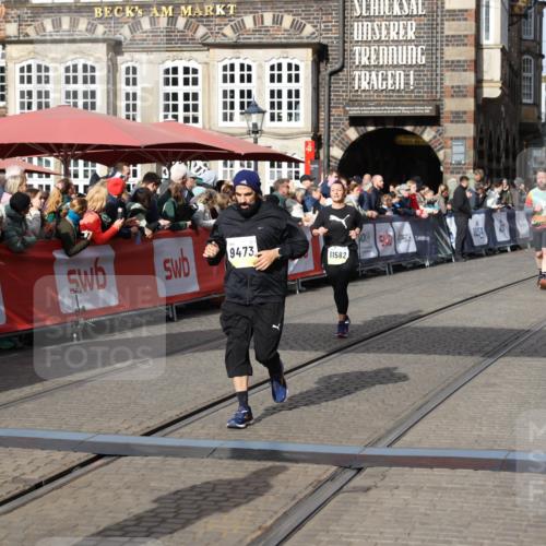 05.10.2025 - 20. swb-Marathon Bremen Yannick Fuchs http://msf.ph/oto/9225171 05.10.2025 10:59:52 Ziel 9473, 10420, 11582, 11720 meine-sportfotos.de