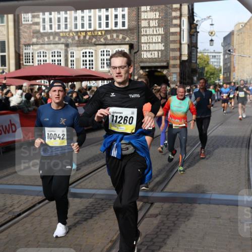 05.10.2025 - 20. swb-Marathon Bremen Yannick Fuchs http://msf.ph/oto/9225268 05.10.2025 10:56:42 Ziel 9547, 9790, 9886, 10005, 10008, 10042, 10179, 10648, 10971, 11100, 11253, 11260, 11571, 11691 meine-sportfotos.de