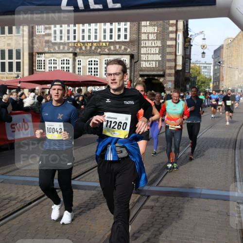 05.10.2025 - 20. swb-Marathon Bremen Yannick Fuchs http://msf.ph/oto/9225277 05.10.2025 10:56:42 Ziel 9547, 9790, 9886, 10005, 10008, 10042, 10179, 10648, 10971, 11100, 11253, 11260, 11571, 11691 meine-sportfotos.de