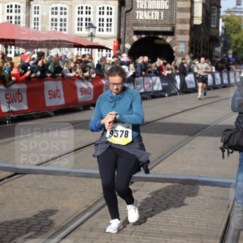 05.10.2025 - 20. swb-Marathon Bremen Yannick Fuchs http://msf.ph/oto/9225280 05.10.2025 10:59:59 Ziel 9378, 9473, 9673, 11582 meine-sportfotos.de