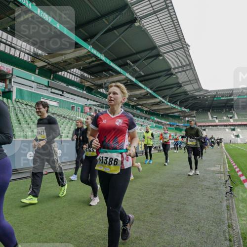 05.10.2025 - 20. swb-Marathon Bremen Michael Burmester http://msf.ph/oto/9225281 05.10.2025 10:39:23 Laufen im Stadion 7199, 7654, 7788, 7789, 7979, 8123, 9002, 9180, 9186, 9224, 9225, 9228, 9229, 9269, 9300, 9315, 9324, 9325, 9379, 9394, 9398, 9419, 9515, 9523, 9610, 9628, 9644, 9660, 9668, 9713, 9765, 9780, 9782, 9850, 9890, 9908, 9927, 9944, 9998, 10018, 10021, 10025, 10106, 10142, 10207, 10213, 10238, 10255, 10258, 10289, 10371, 10374, 10405, 10426, 10462, 10483, 10498, 10529, 10531, 10551, 10557, 10567, 10587, 10597, 10623, 10734, 10749, 10853, 9182, 9184 meine-sportfotos.de